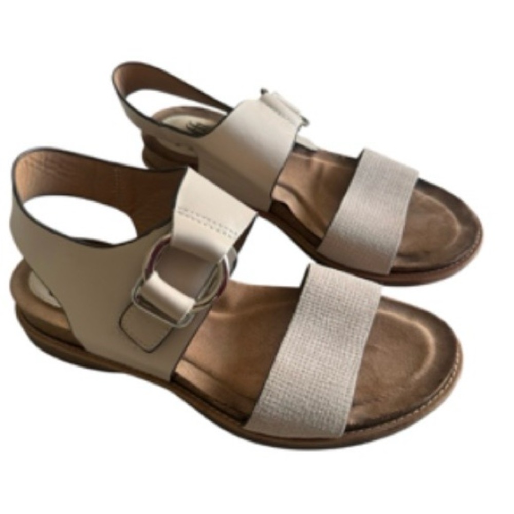 Sofft Women's Cream Sandals